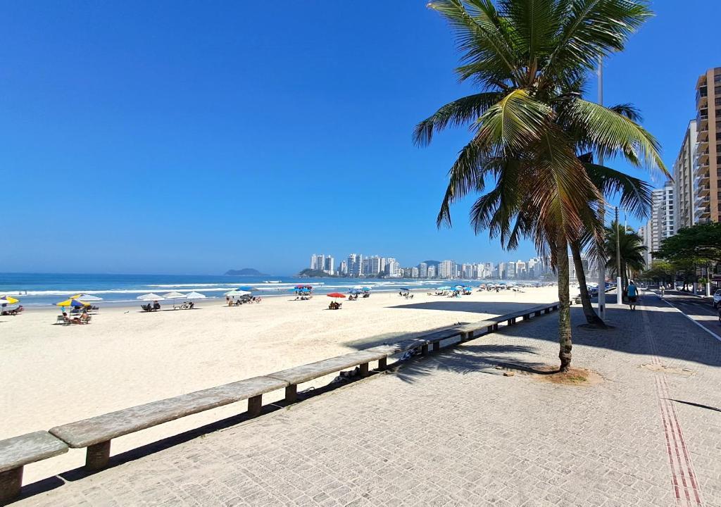 Apartamentos e praias do Guarujá no litoral de São Paulo - imagem 2