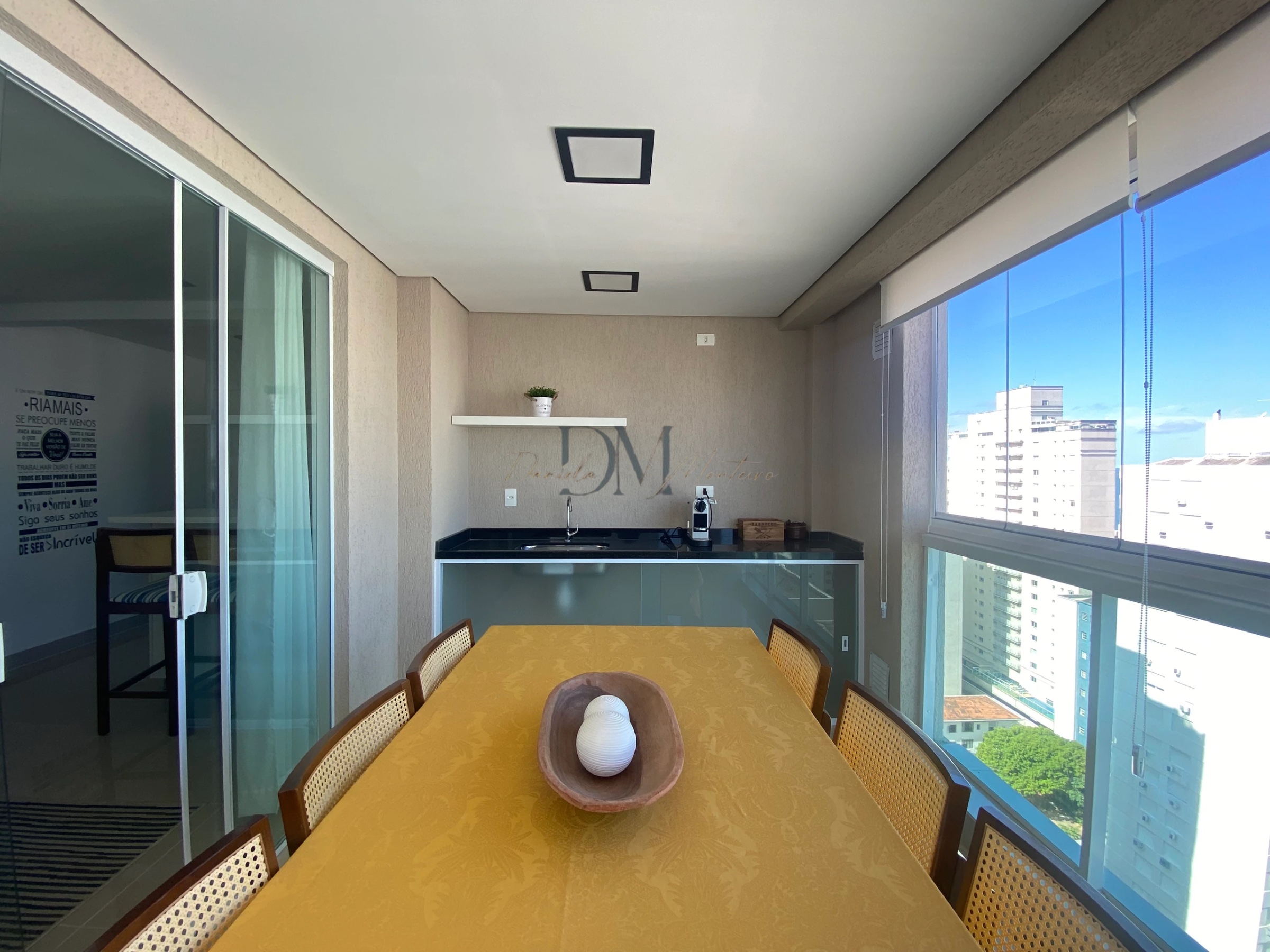 Apartamento à venda em Pitangueiras com varanda gourmet e lazer completo