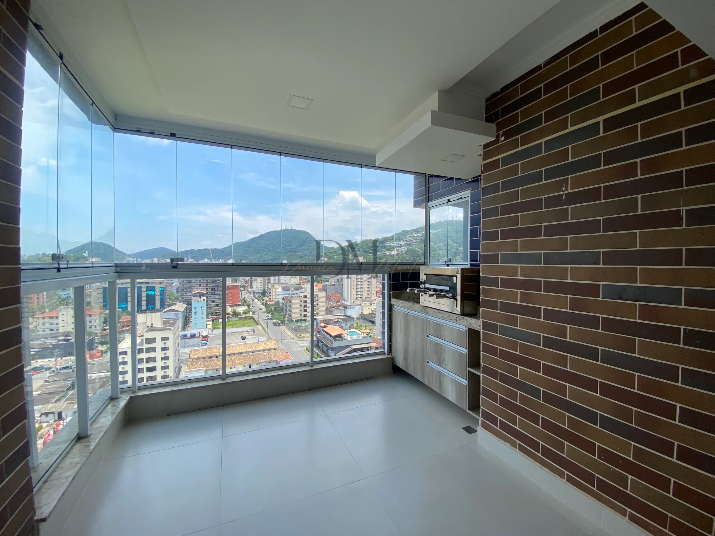 Apartamento à Venda na Enseada Guarujá | 2 Dormitórios e Lazer Completo