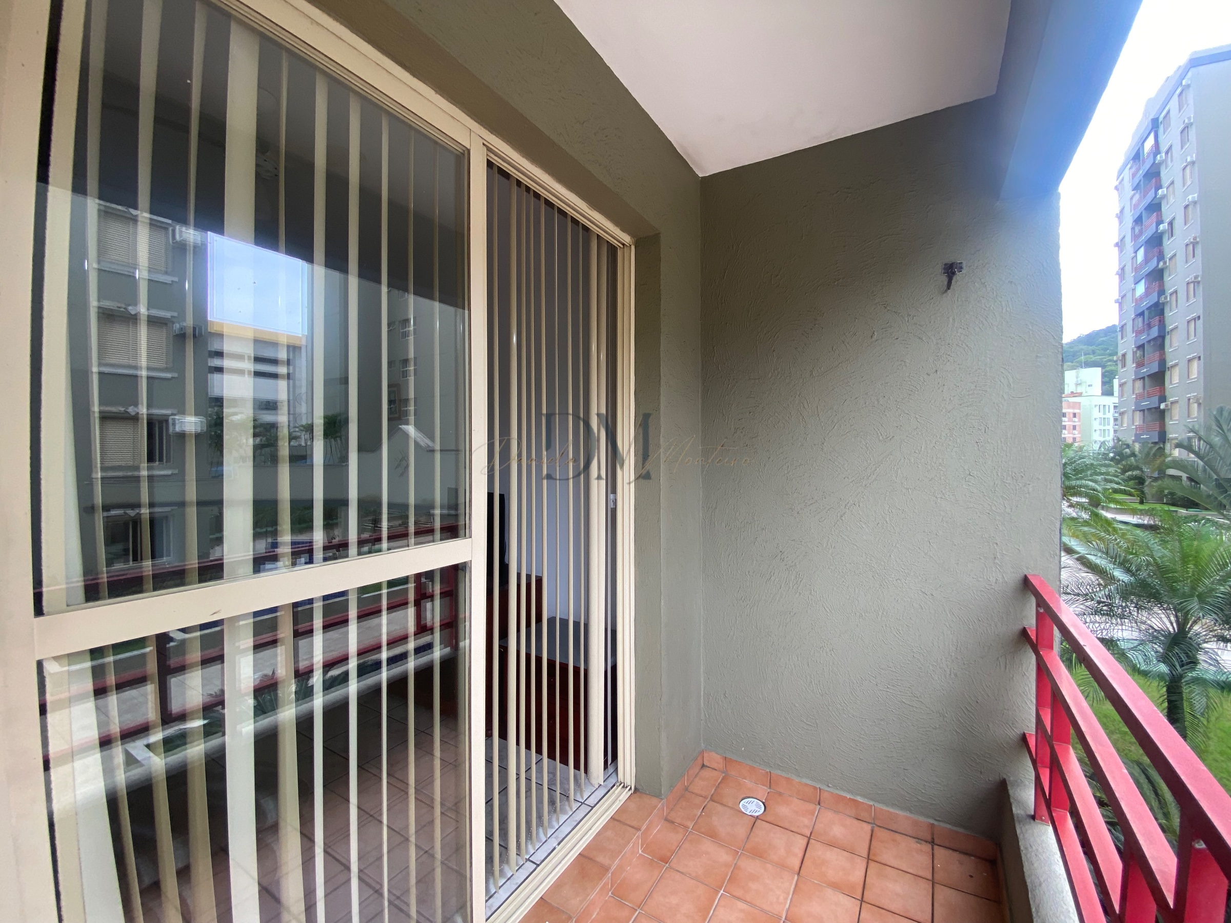 Apartamento para alugar na Enseada mobiliado com 2 dormitórios