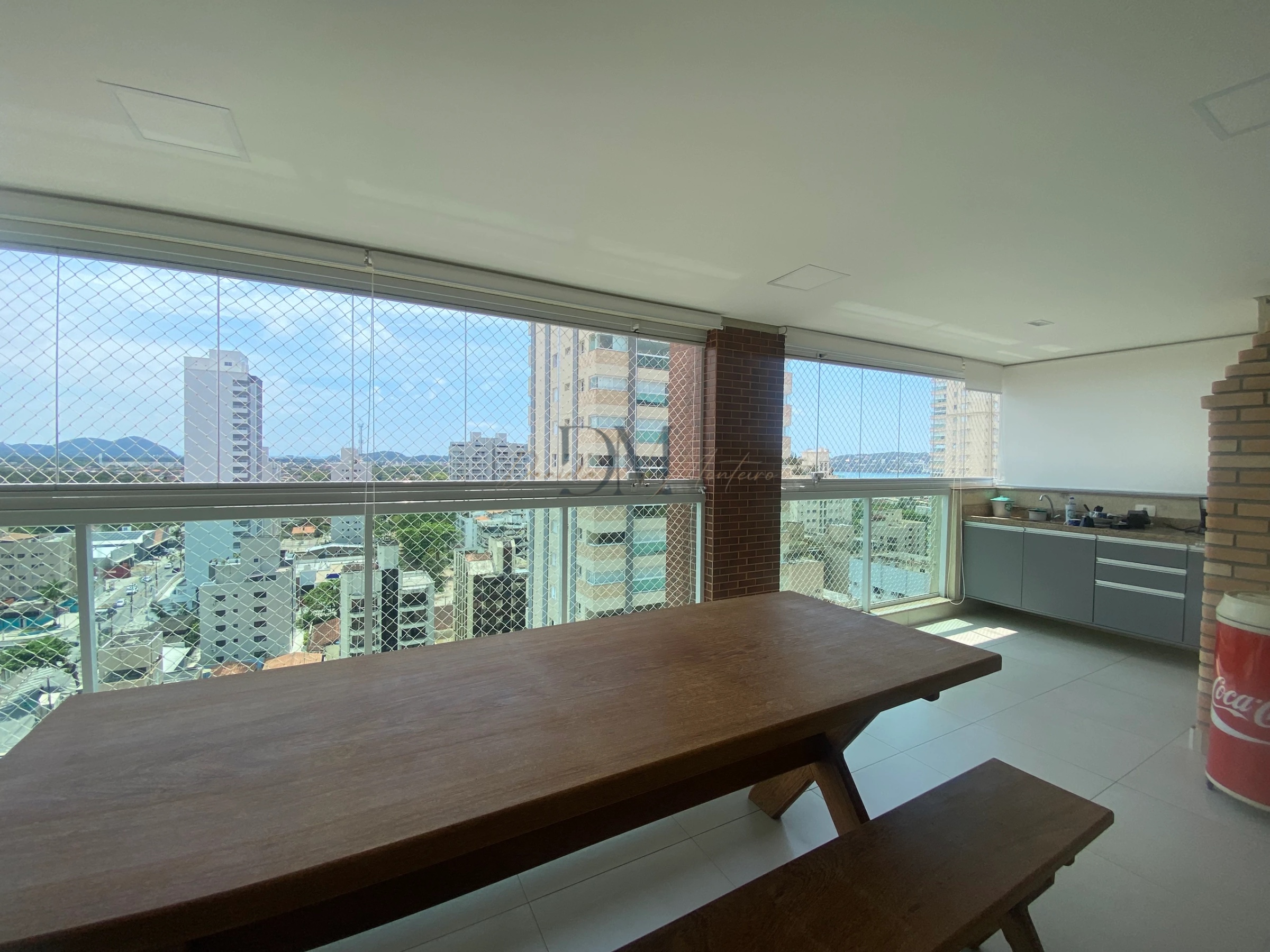 Apartamento na Praia da Enseada Guarujá | Vista para o Mar