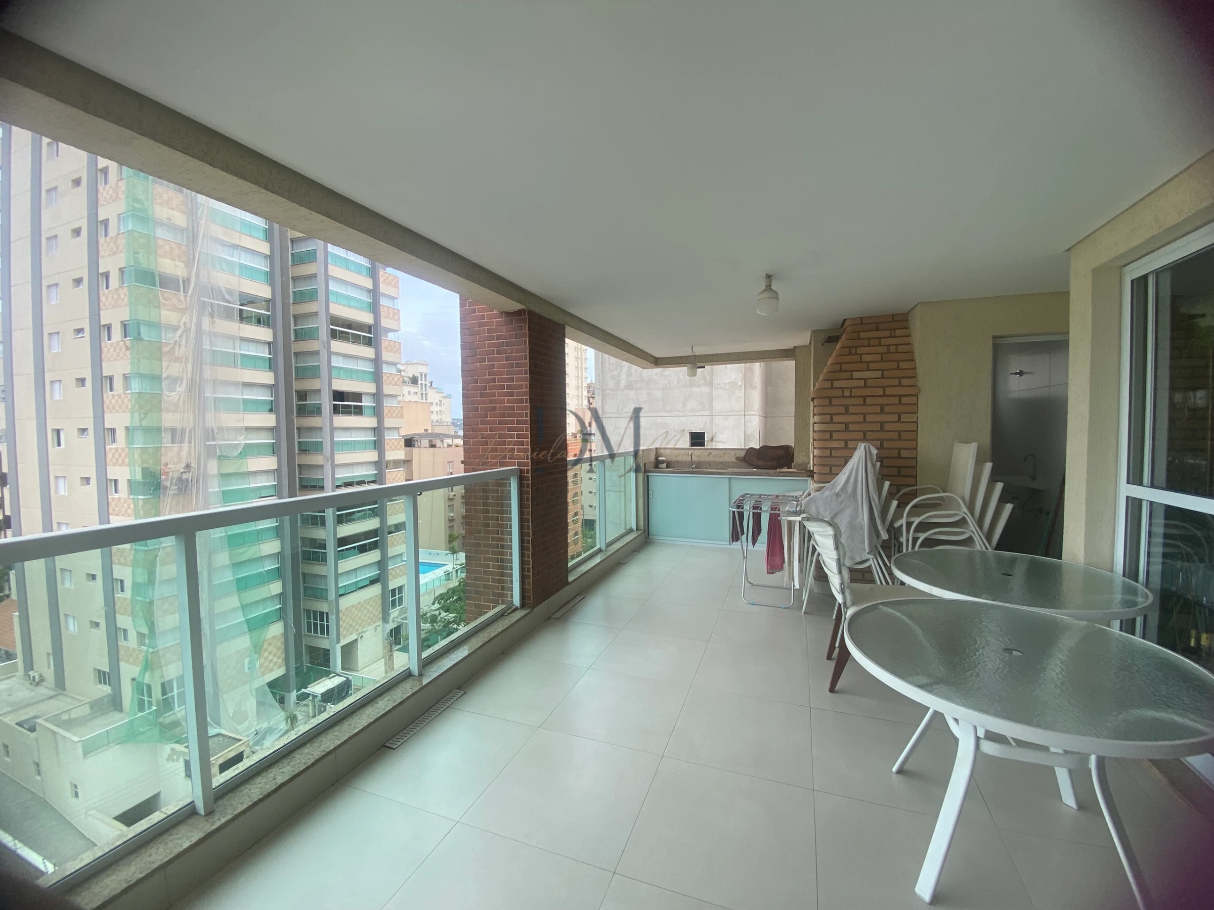 Apartamento Mobiliado para Alugar na Enseada | 3 Dormitórios e Varanda Gourmet